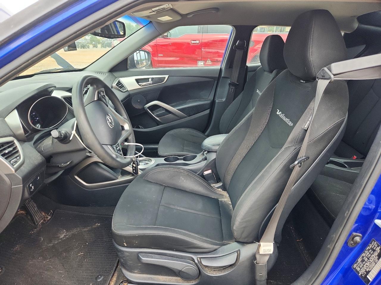 Hyundai VELOSTER Base