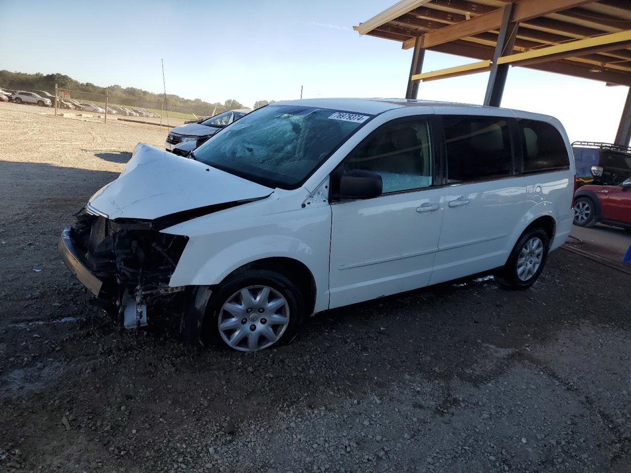 Salvage Chrysler Minivan Image