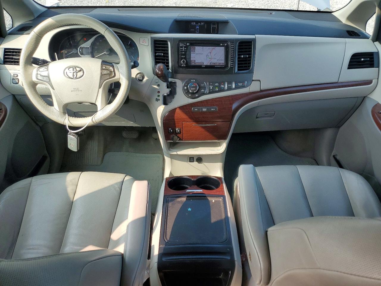 Toyota Sienna Xle 8-passenger