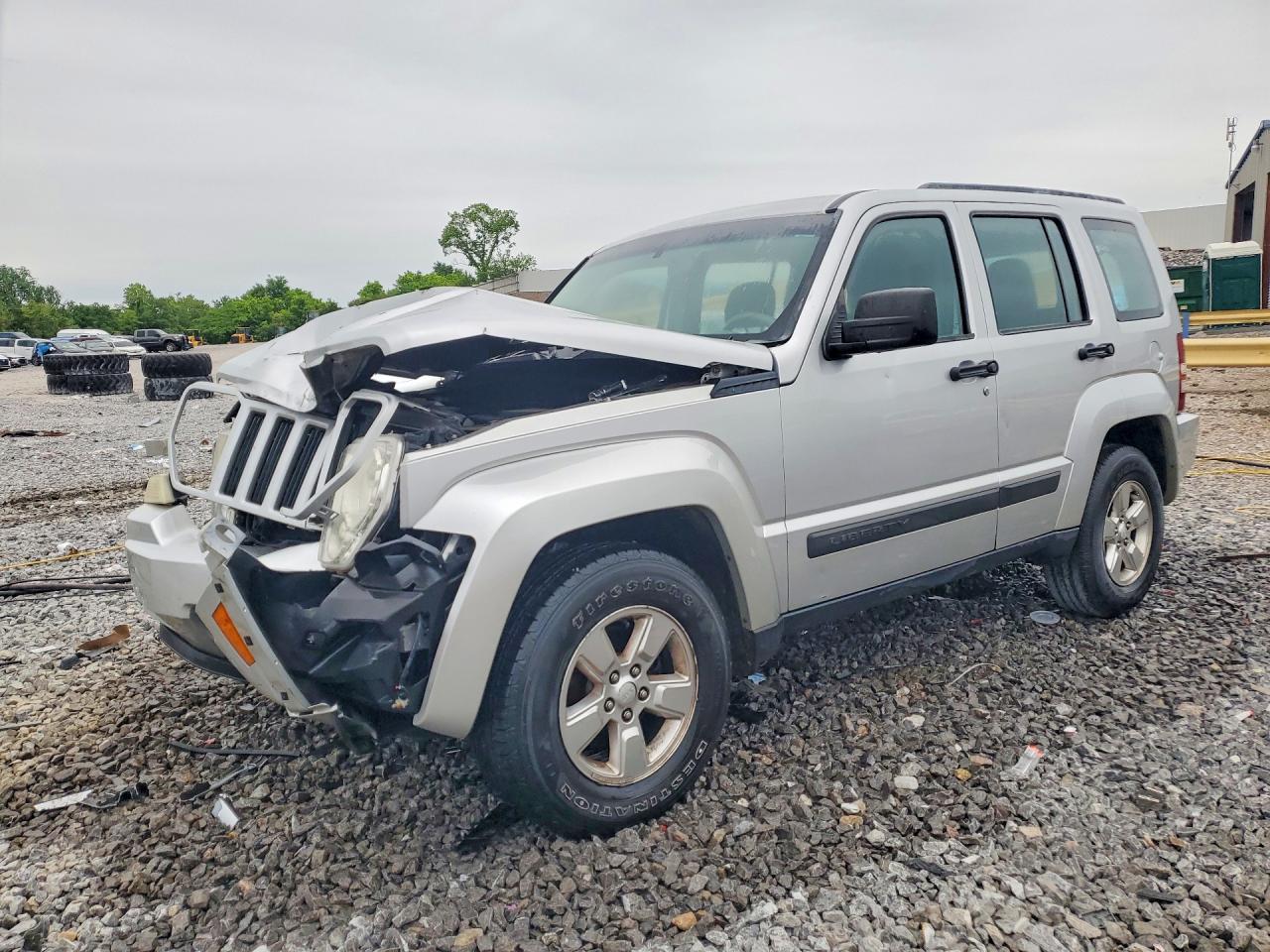 Salvage Jeep Liberty Image