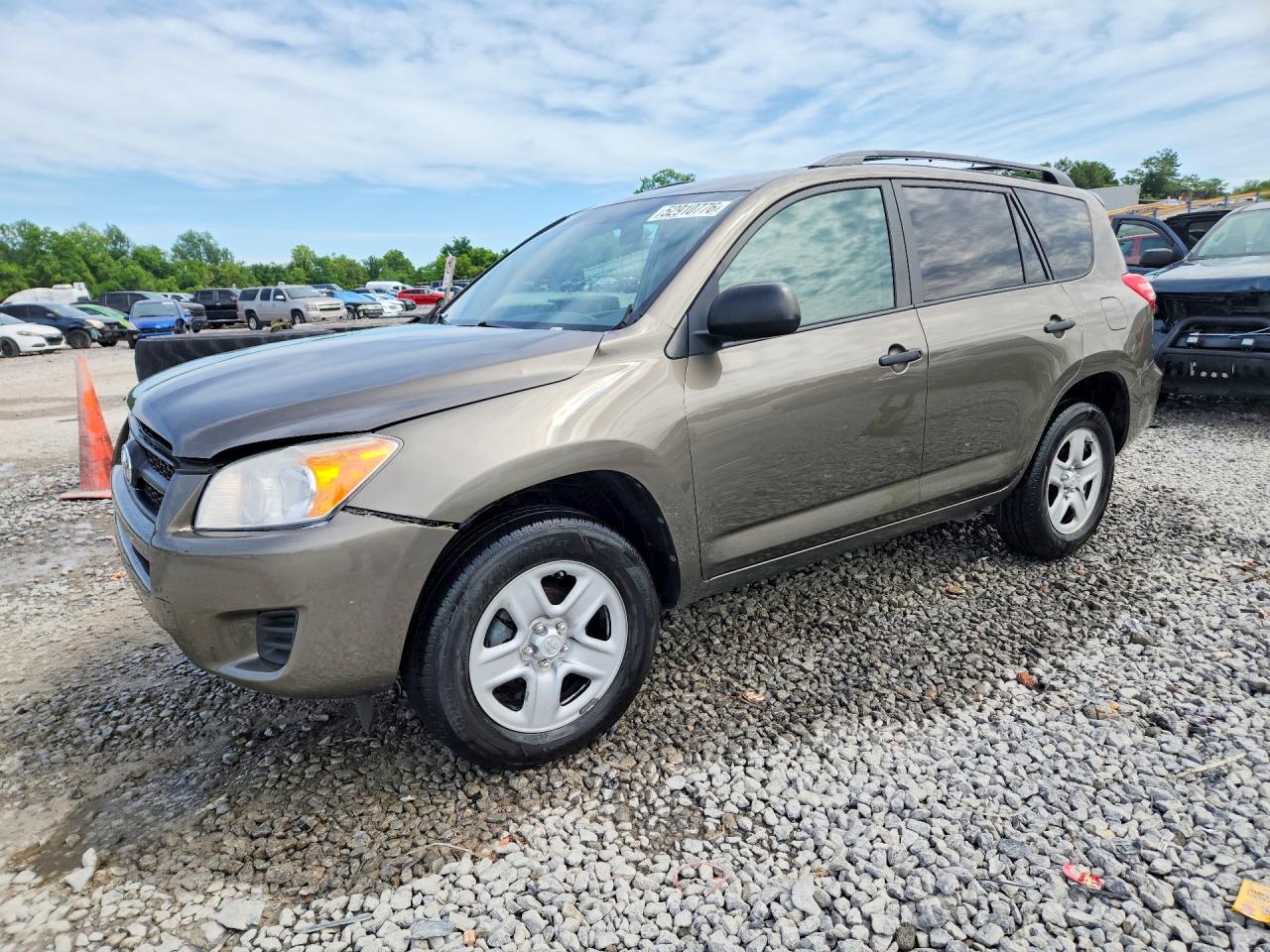 Salvage Toyota RAV4 Image