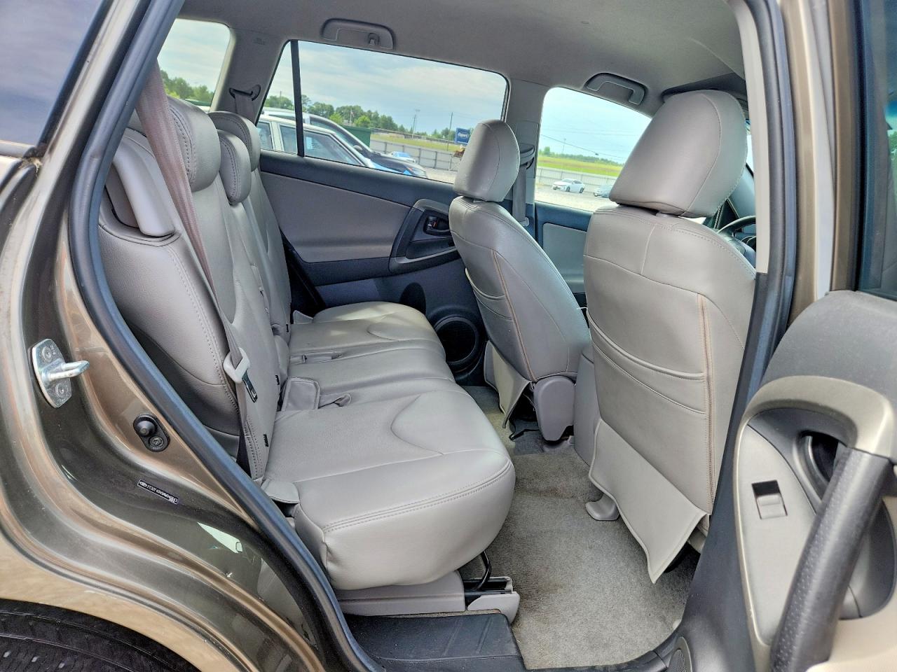 Toyota RAV4 Base