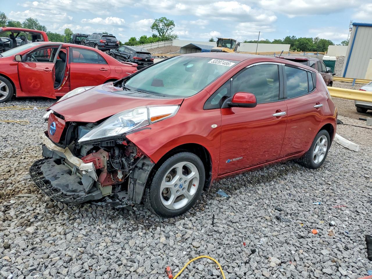 Salvage Nissan LEAF Image