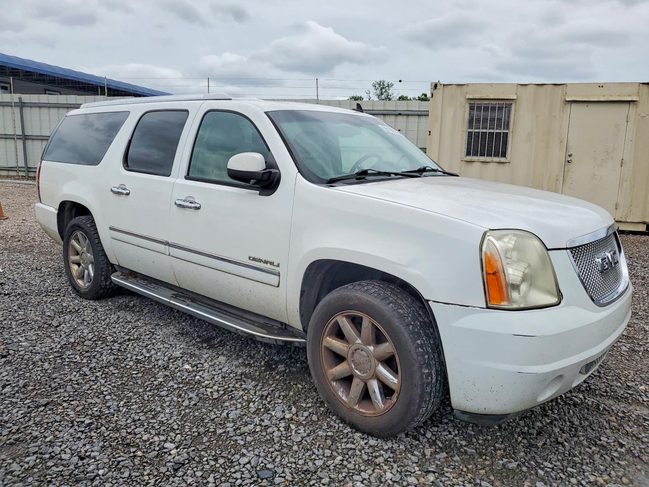 GMC Yukon Denali