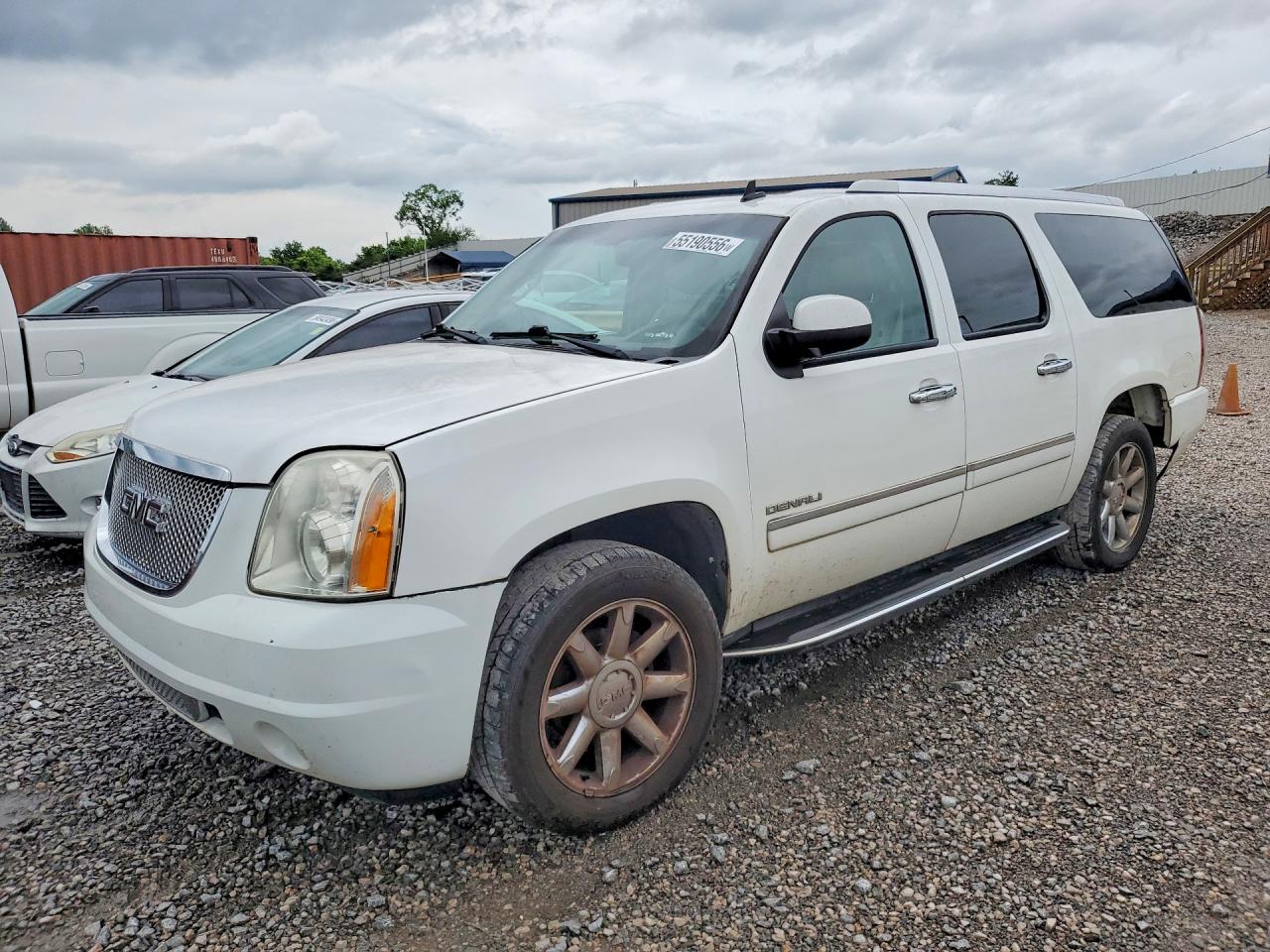 Salvage GMC Yukon Image