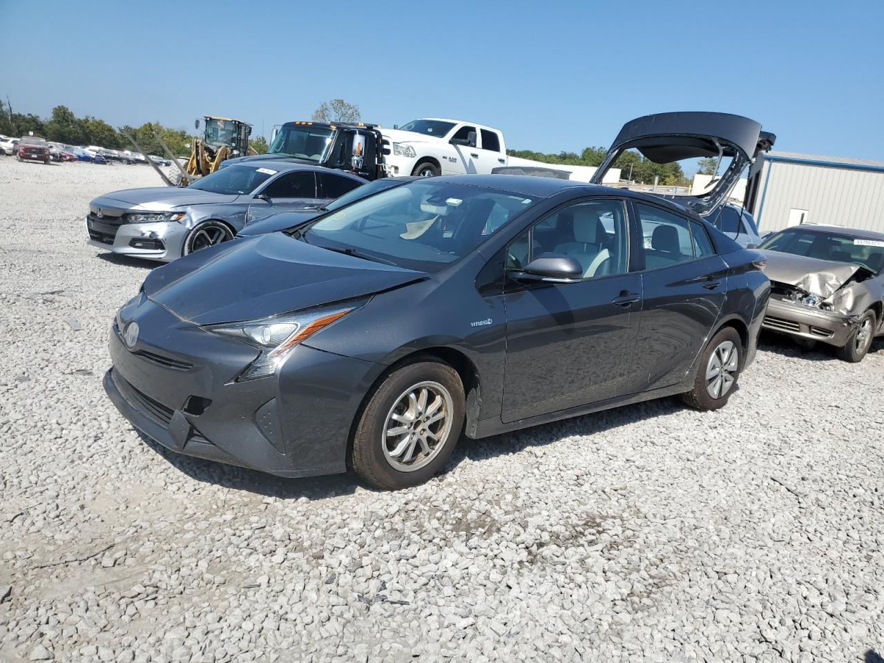 Salvage Toyota Prius Image