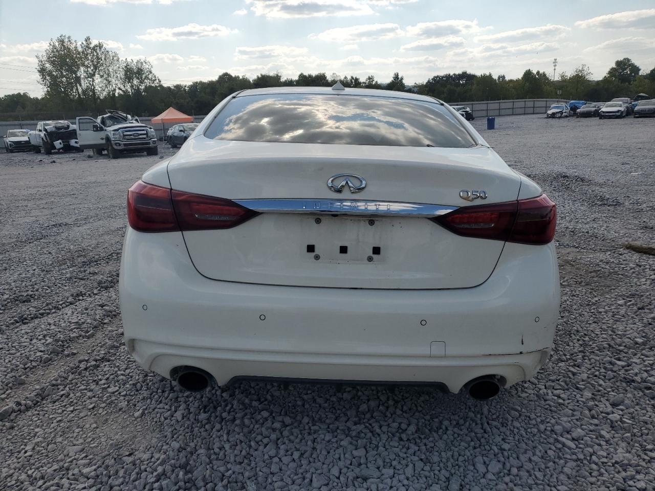 INFINITI Q50 Luxe