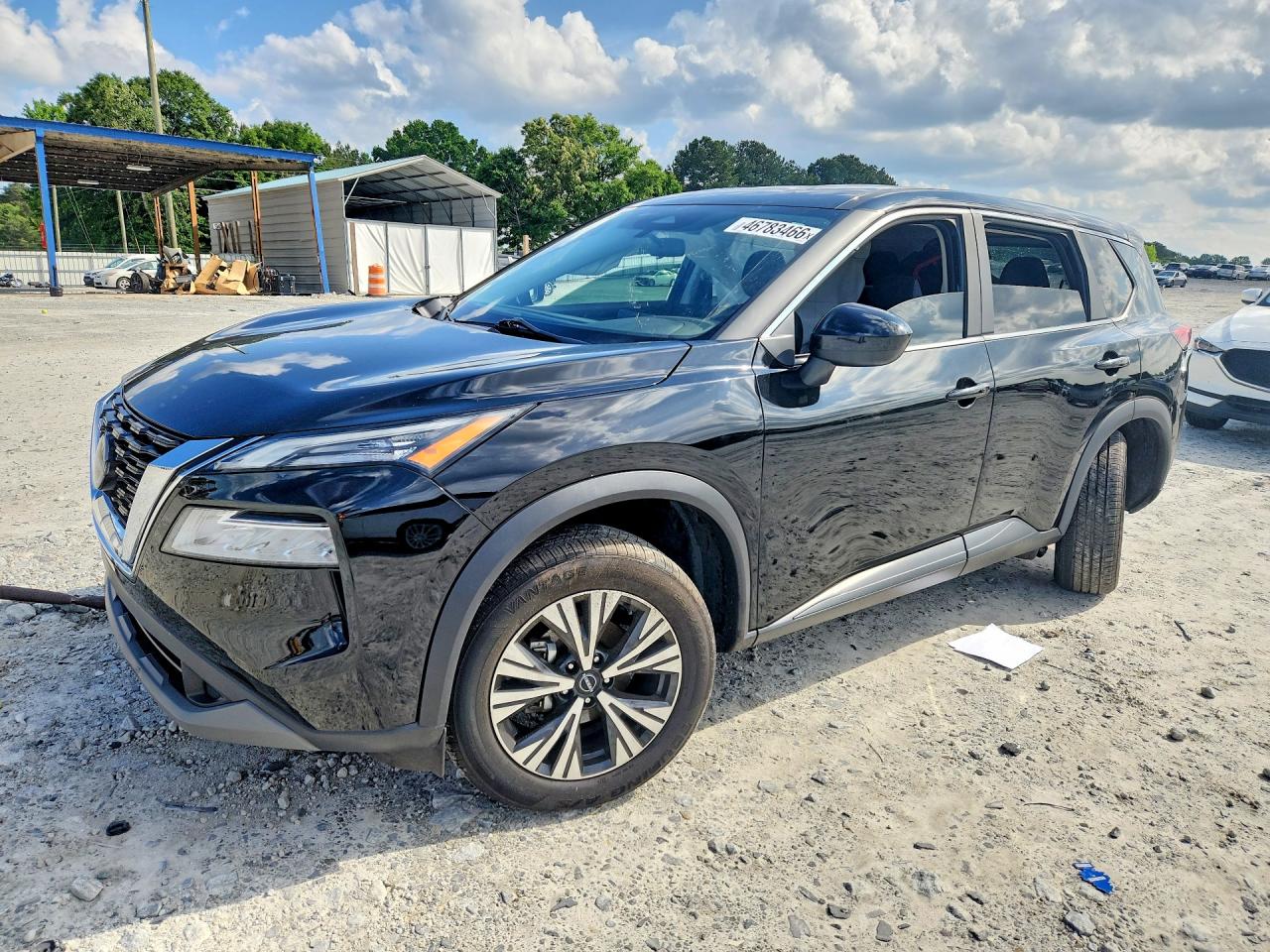 Salvage Nissan Rogue Image