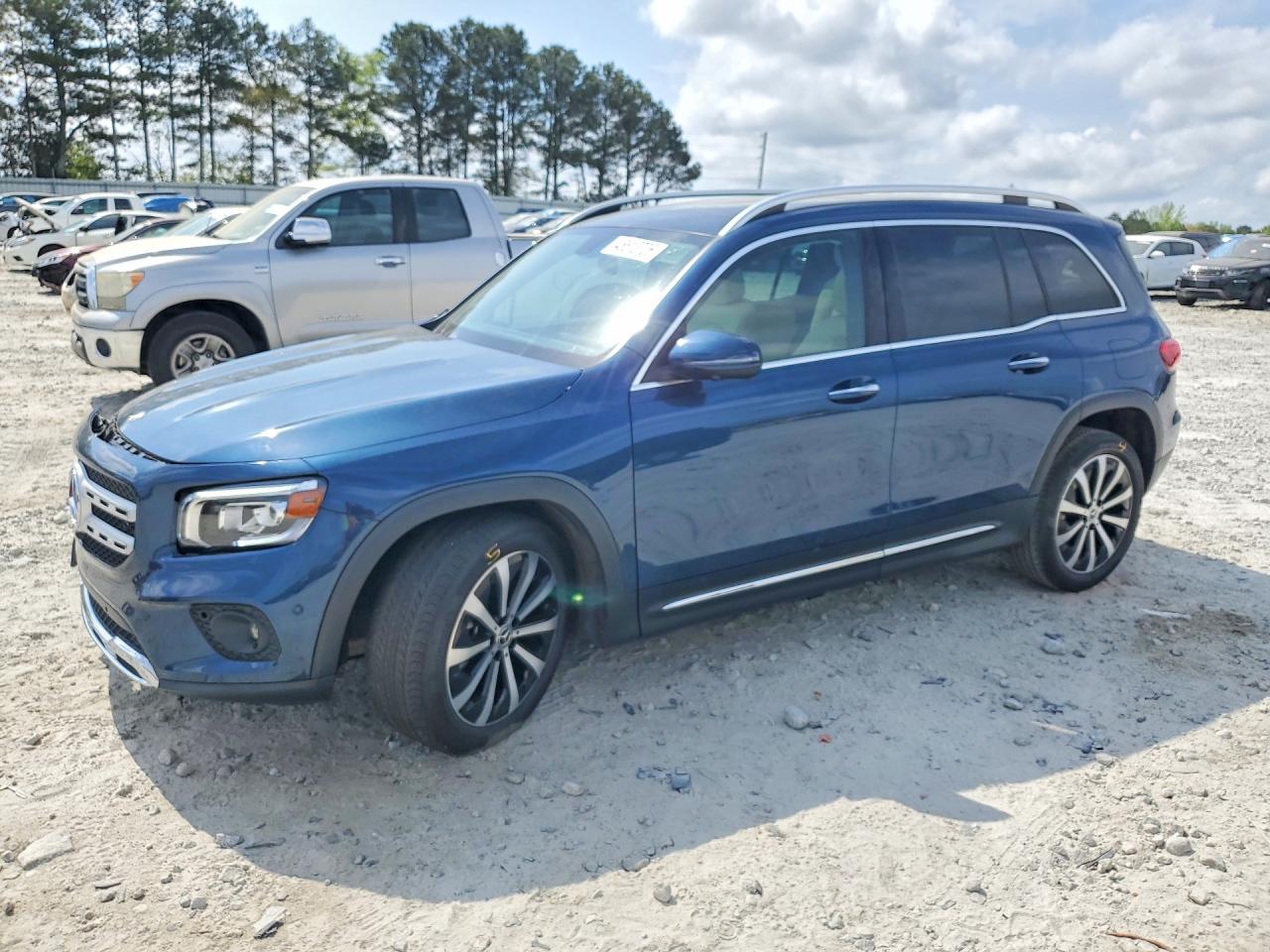 Salvage Mercedes-Benz GLB Image