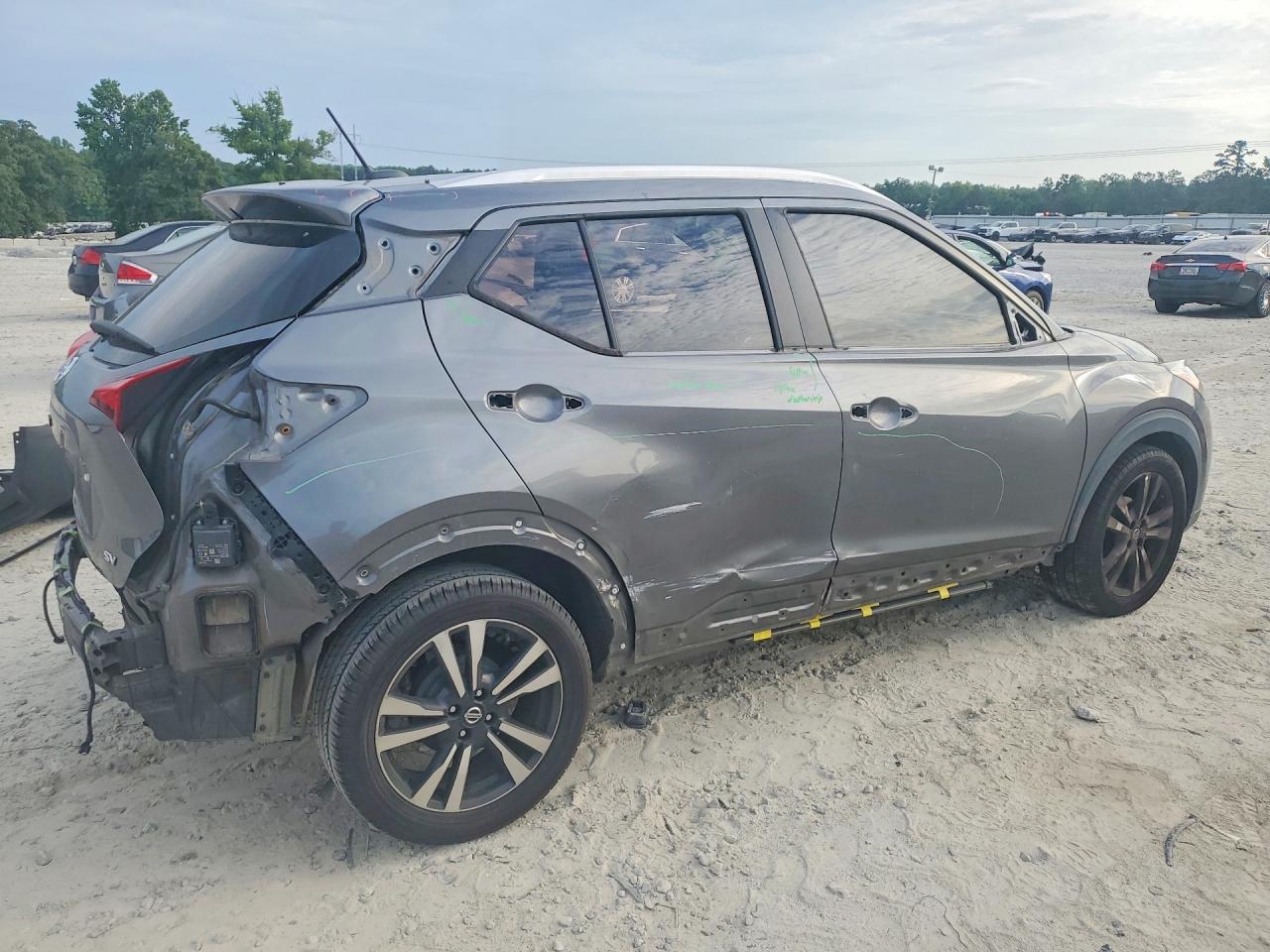 Nissan Kicks Sv
