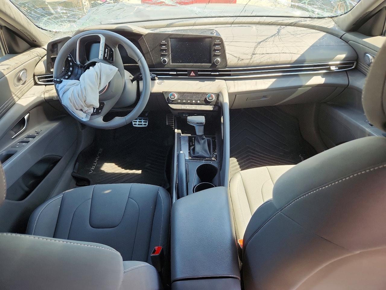 Hyundai ELANTRA Sel Sport