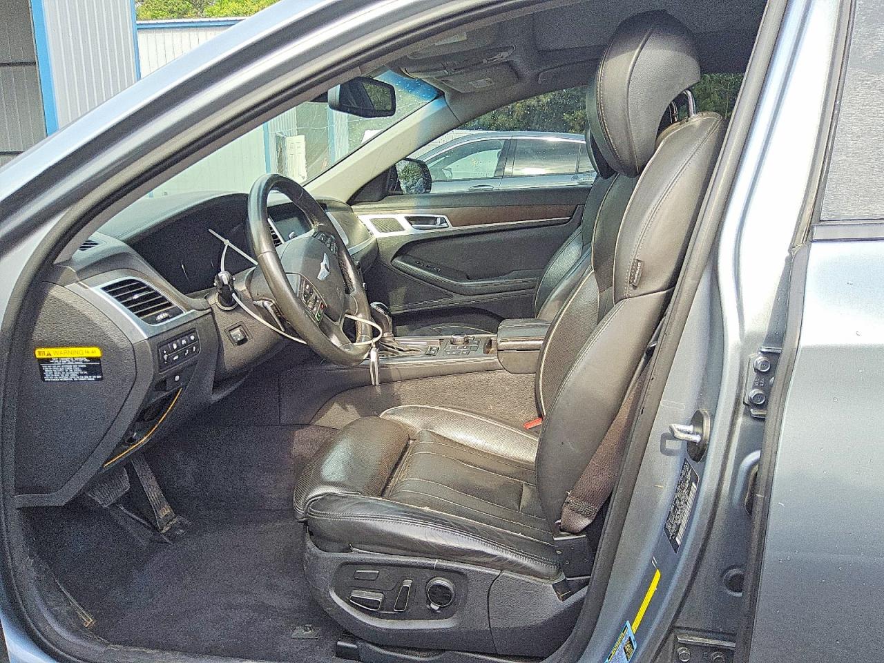 Hyundai Genesis 3.8l