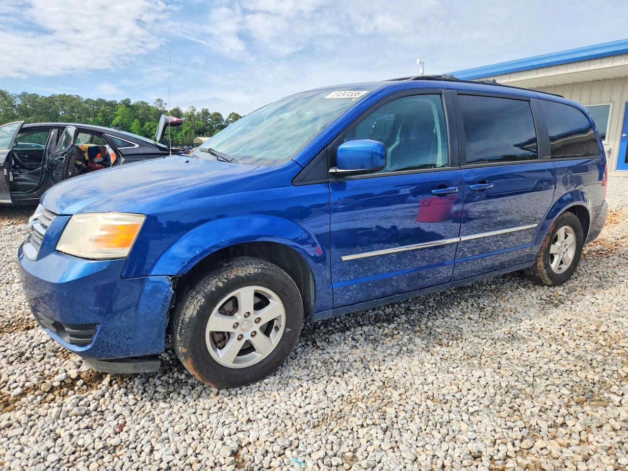 Salvage Dodge Caravan Image