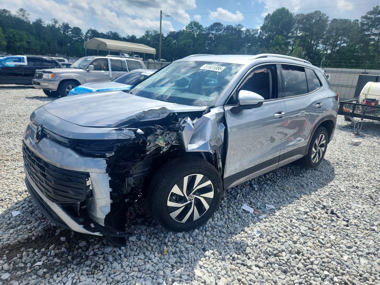 Salvage Volkswagen Tiguan Image