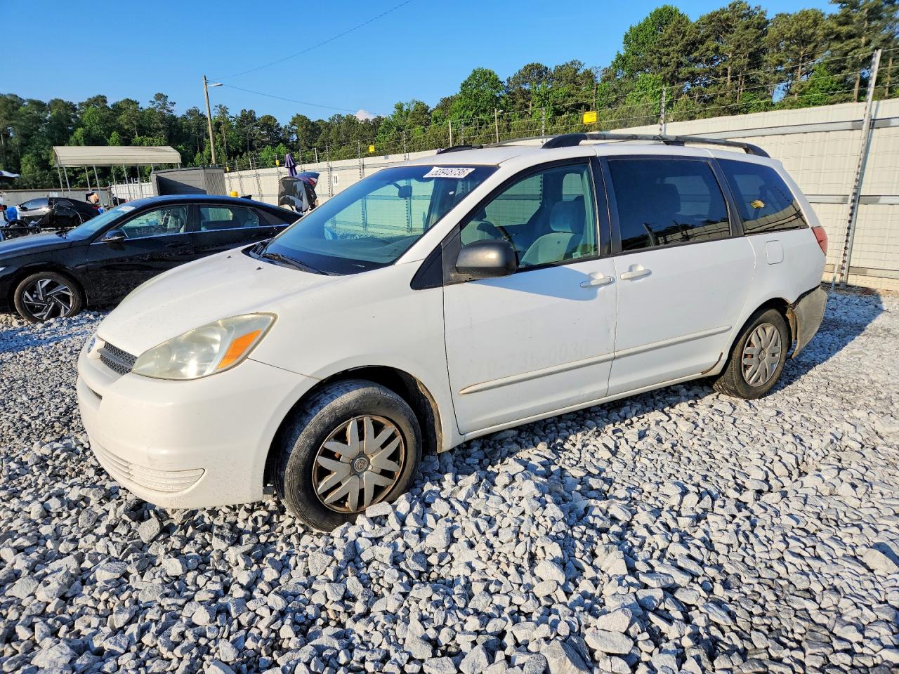 Salvage Toyota Sienna Image