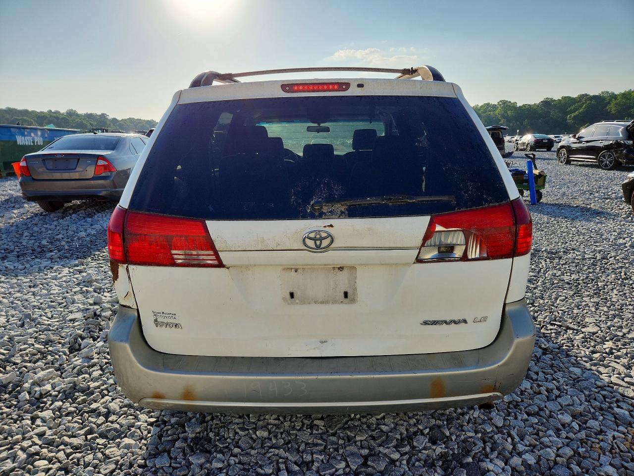 Toyota Sienna Le 8 Passenger