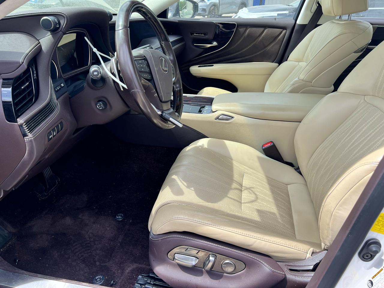 Lexus LS Base