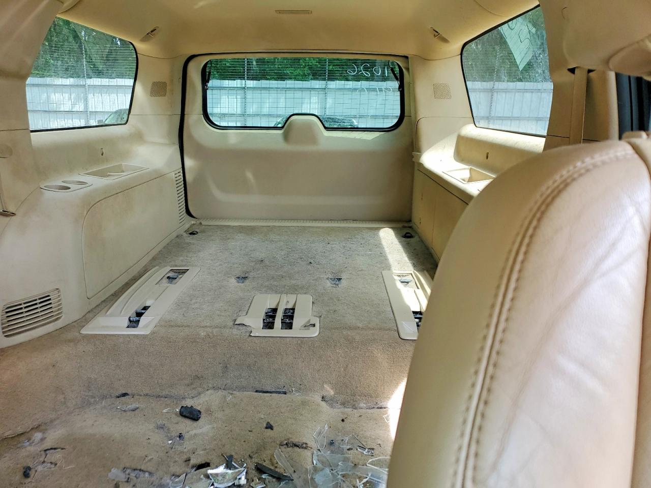 Chevrolet Suburban C1500 Lt