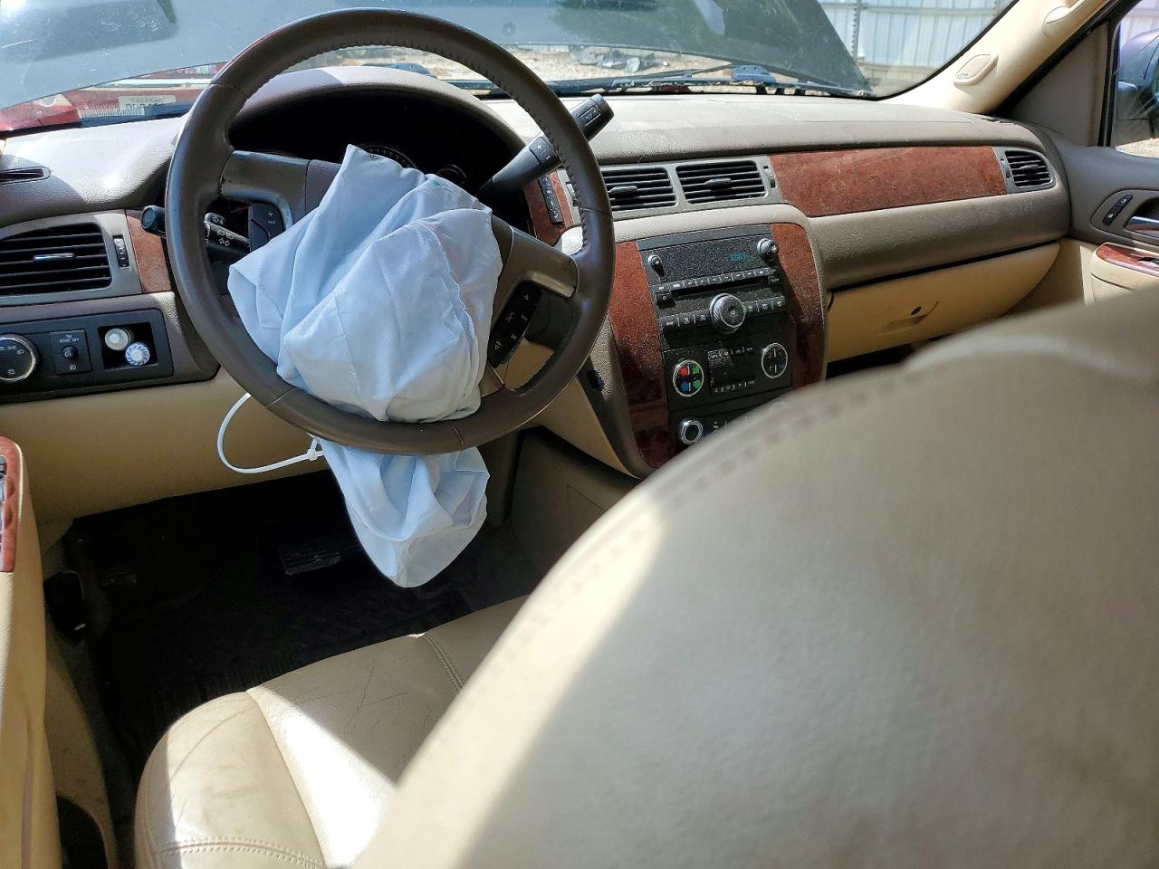 Chevrolet Suburban C1500 Lt