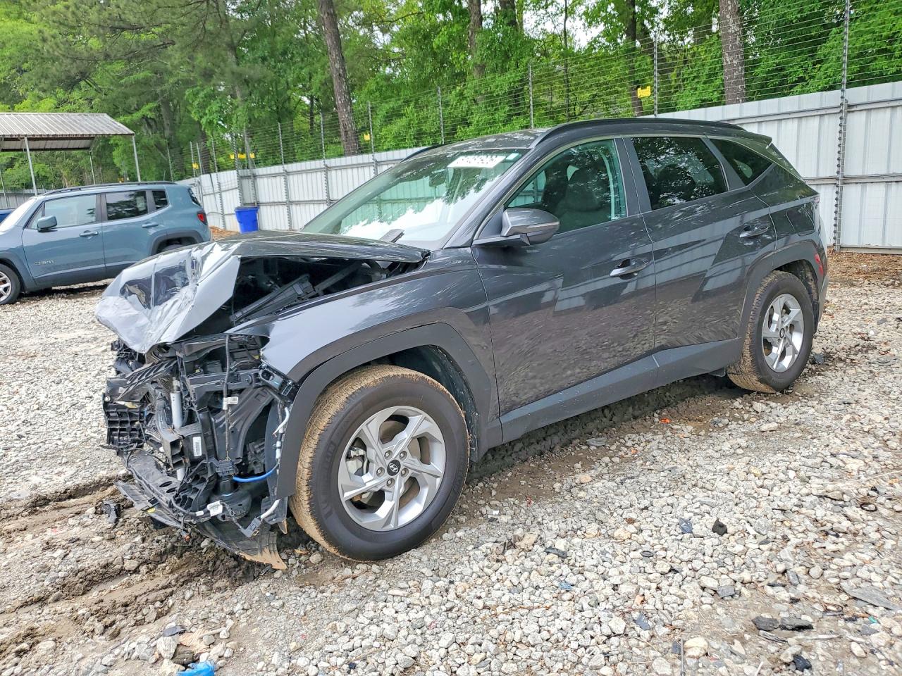 Salvage Hyundai TUCSON Image
