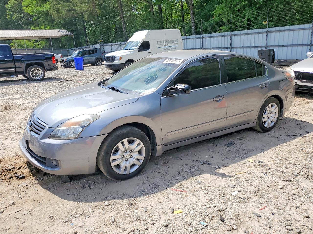 Salvage Nissan Altima Image