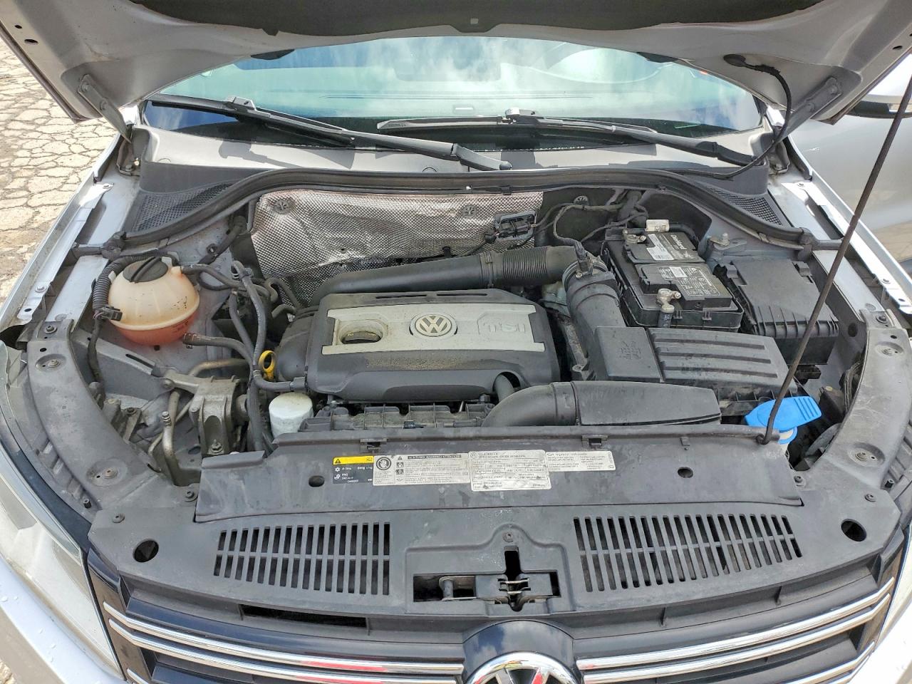 Volkswagen Tiguan S