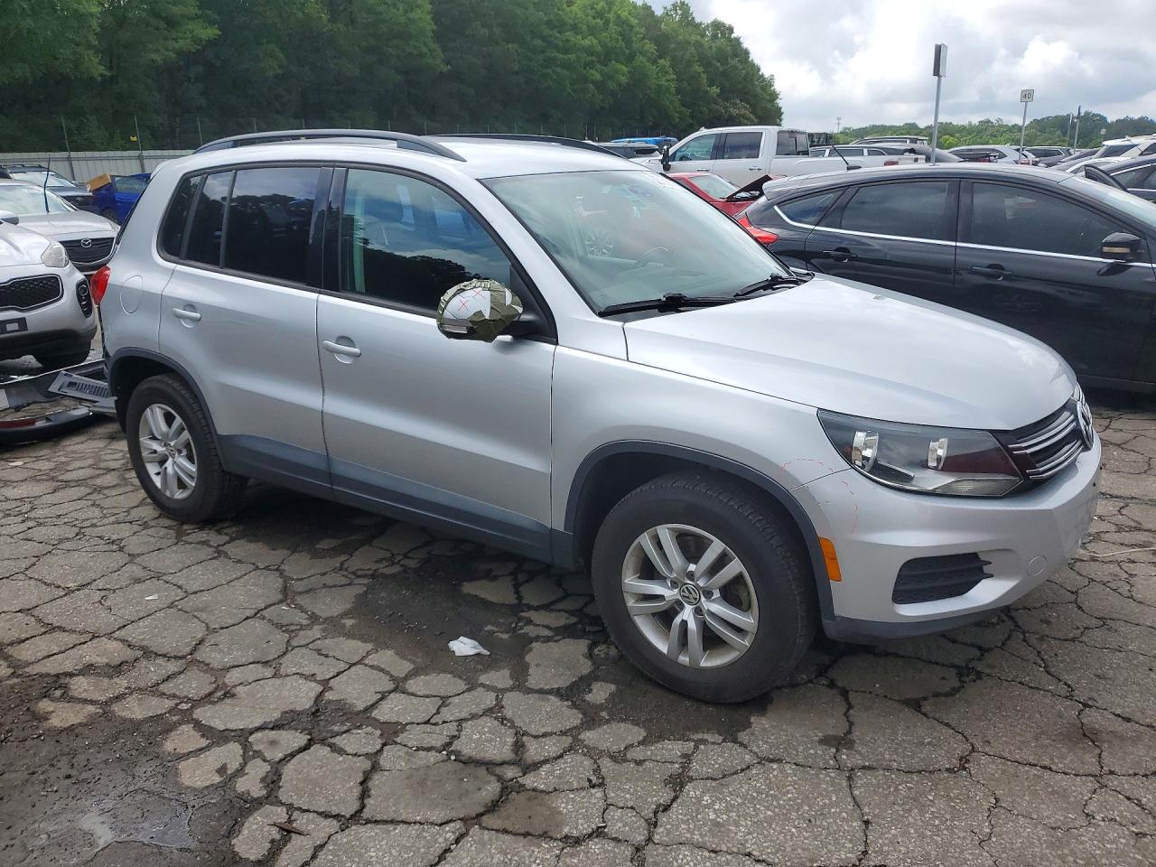 Volkswagen Tiguan S