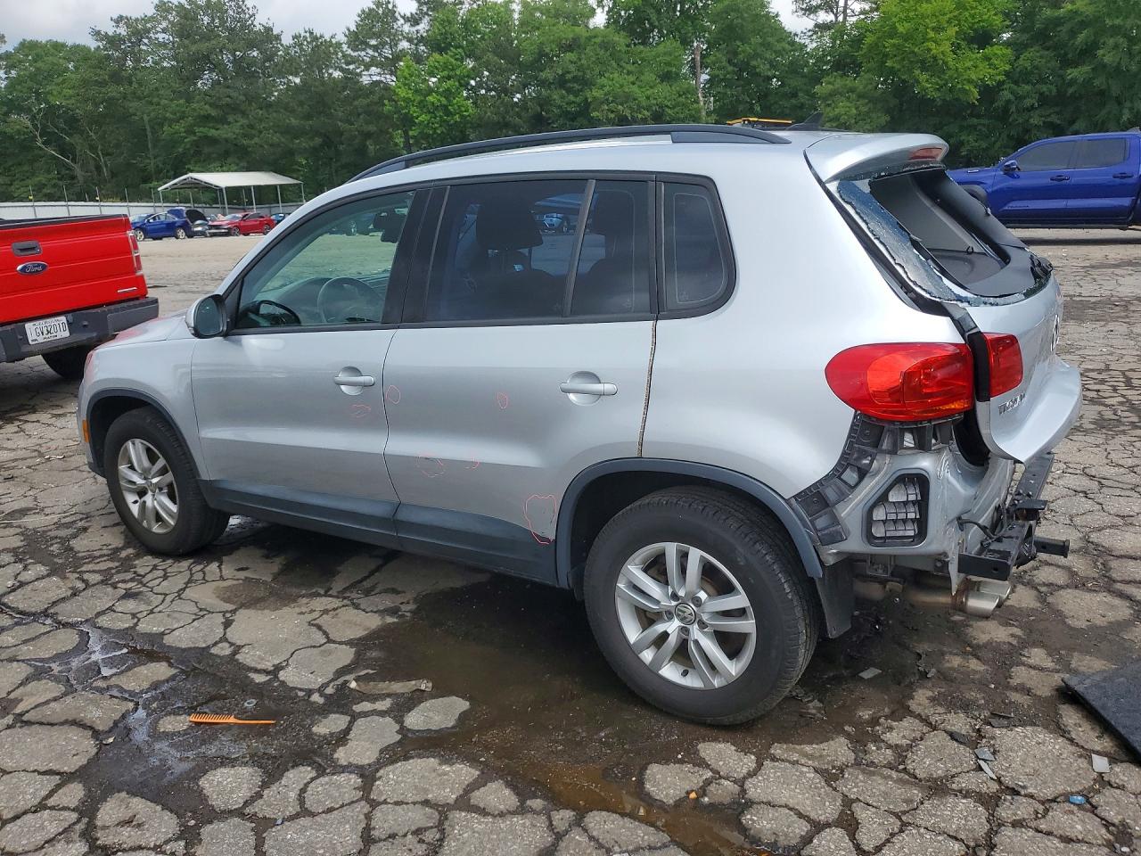 Volkswagen Tiguan S
