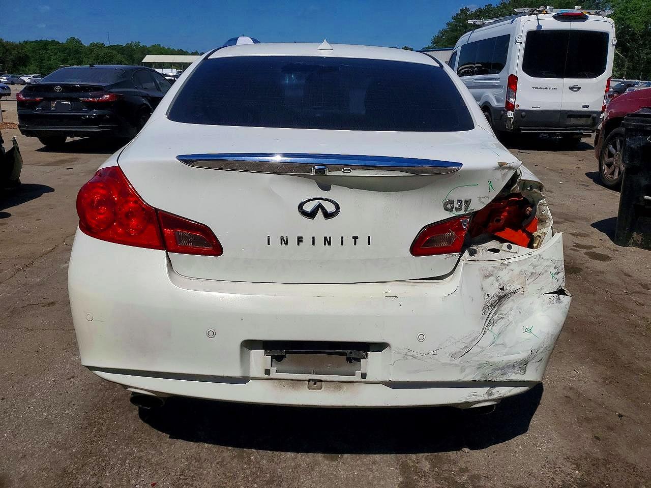 INFINITI G37 Journey