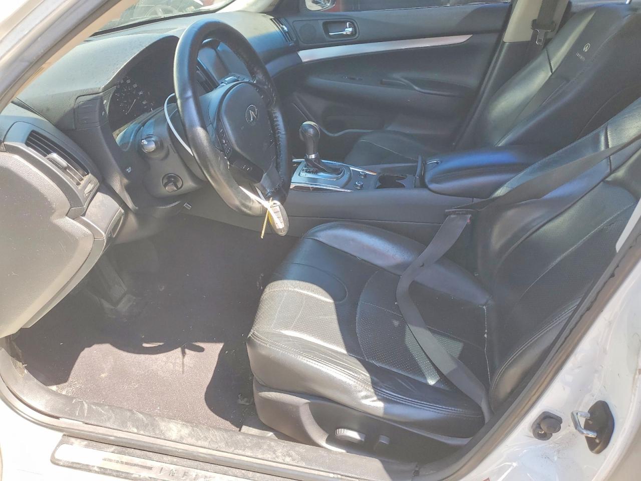 INFINITI G37 Journey