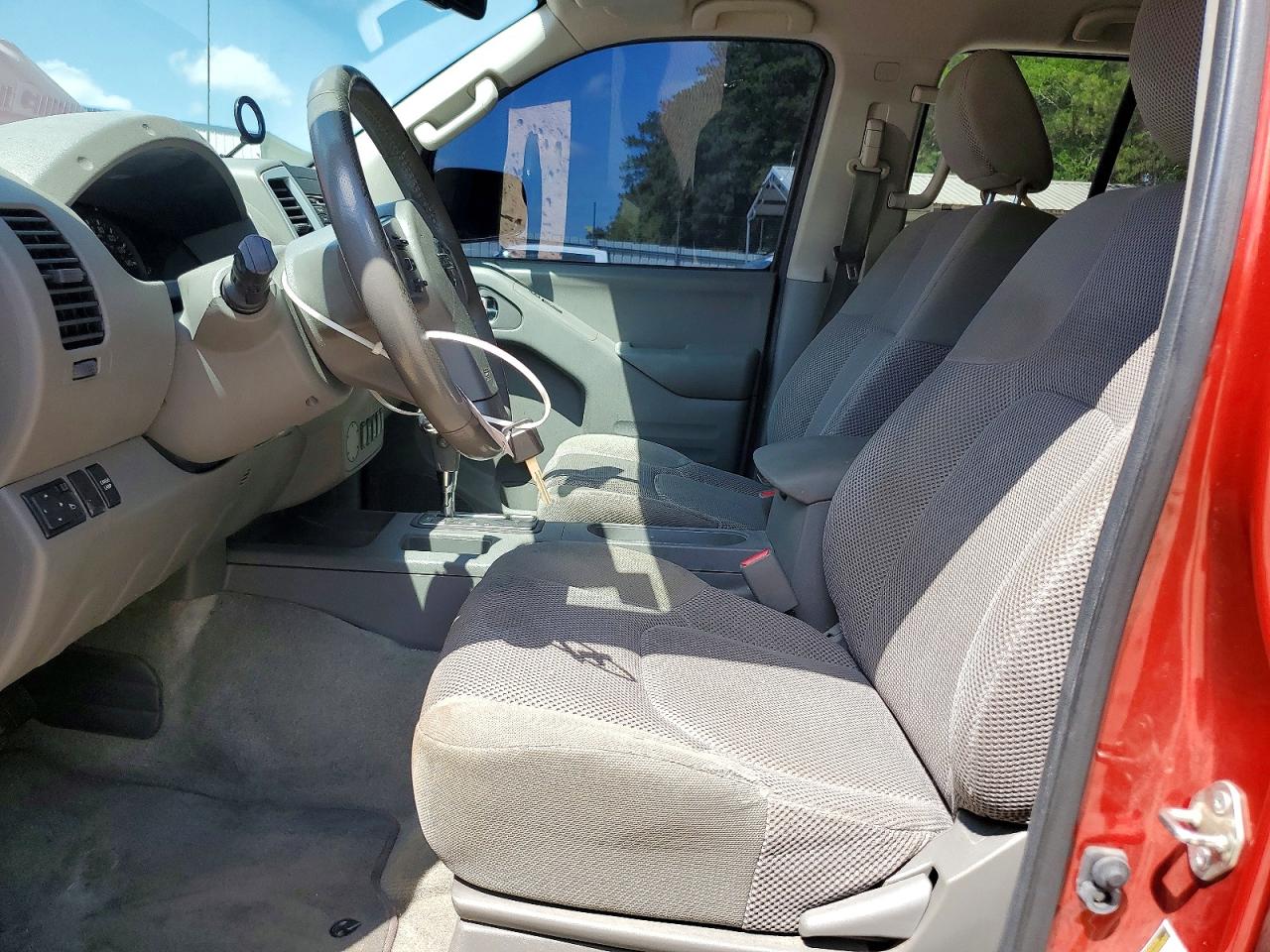 Nissan Frontier Sv