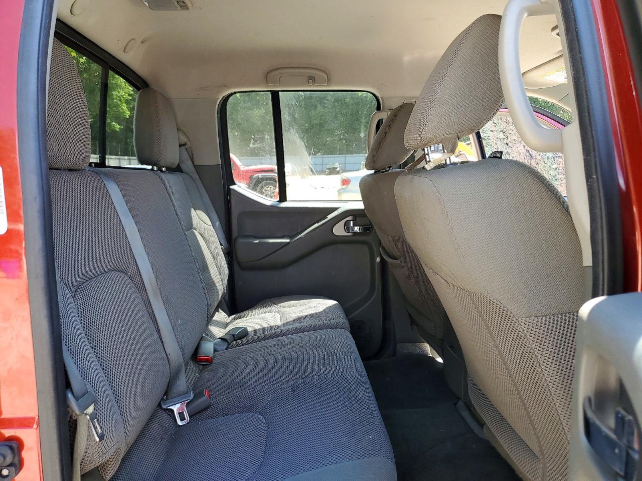 Nissan Frontier Sv