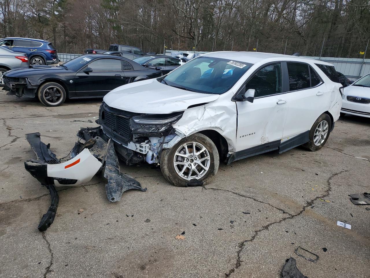 Salvage Chevrolet Equinox Image