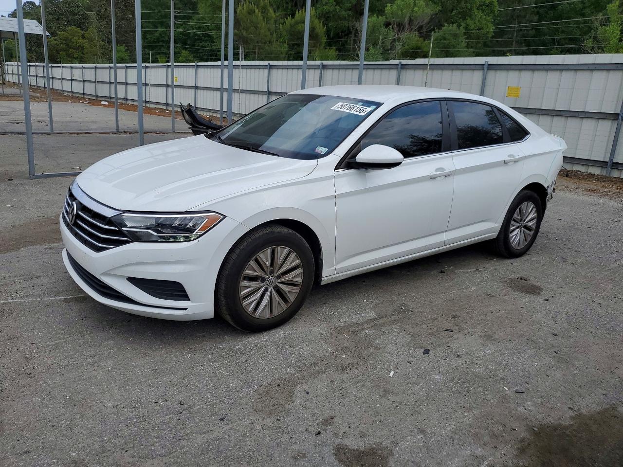 Salvage Volkswagen Jetta Image