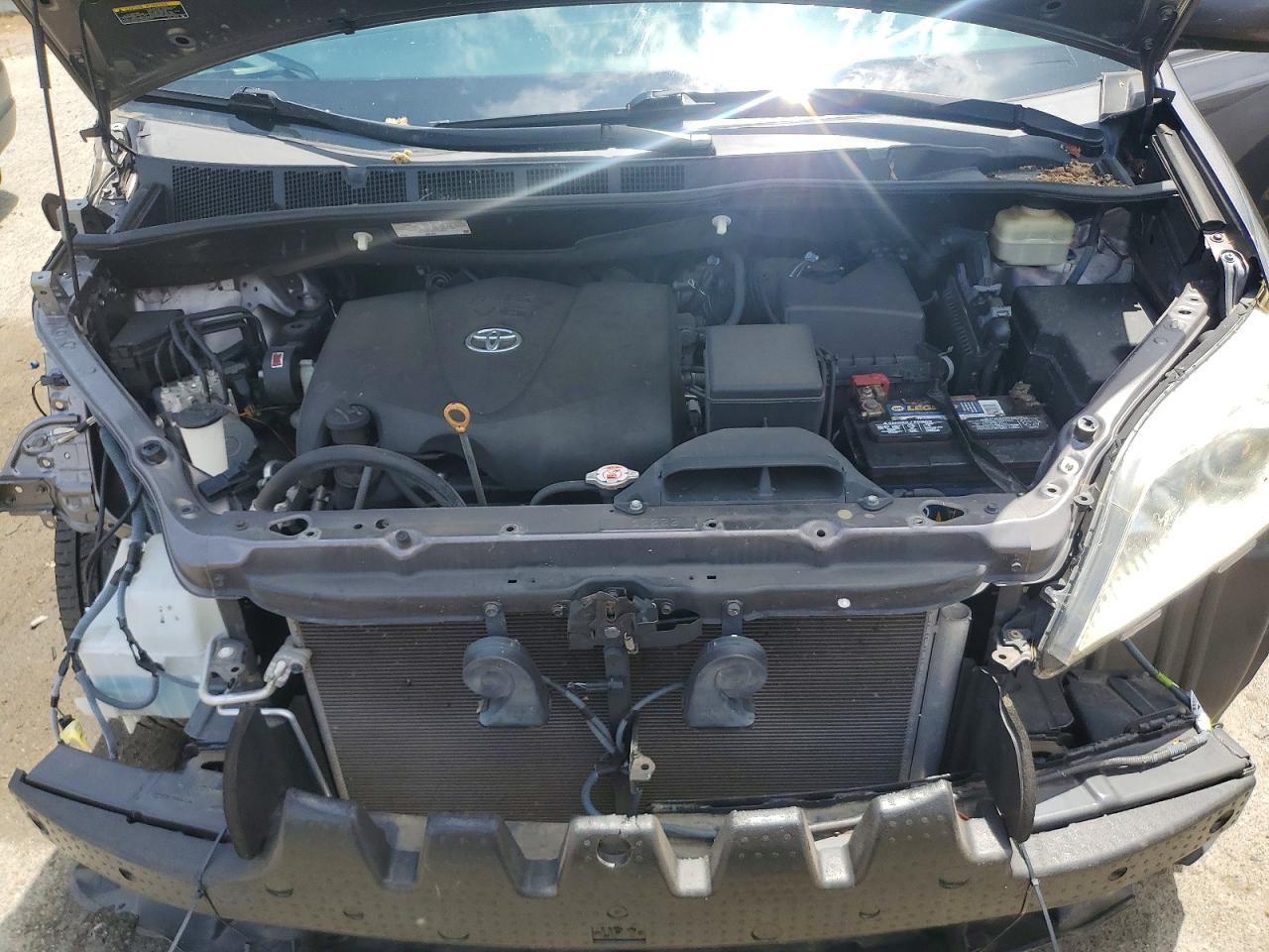 Toyota Sienna Le