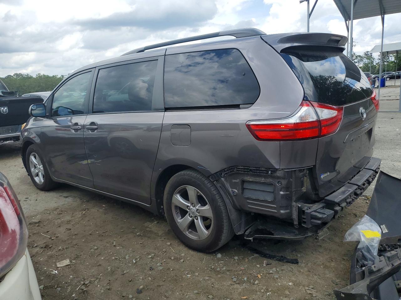 Toyota Sienna Le