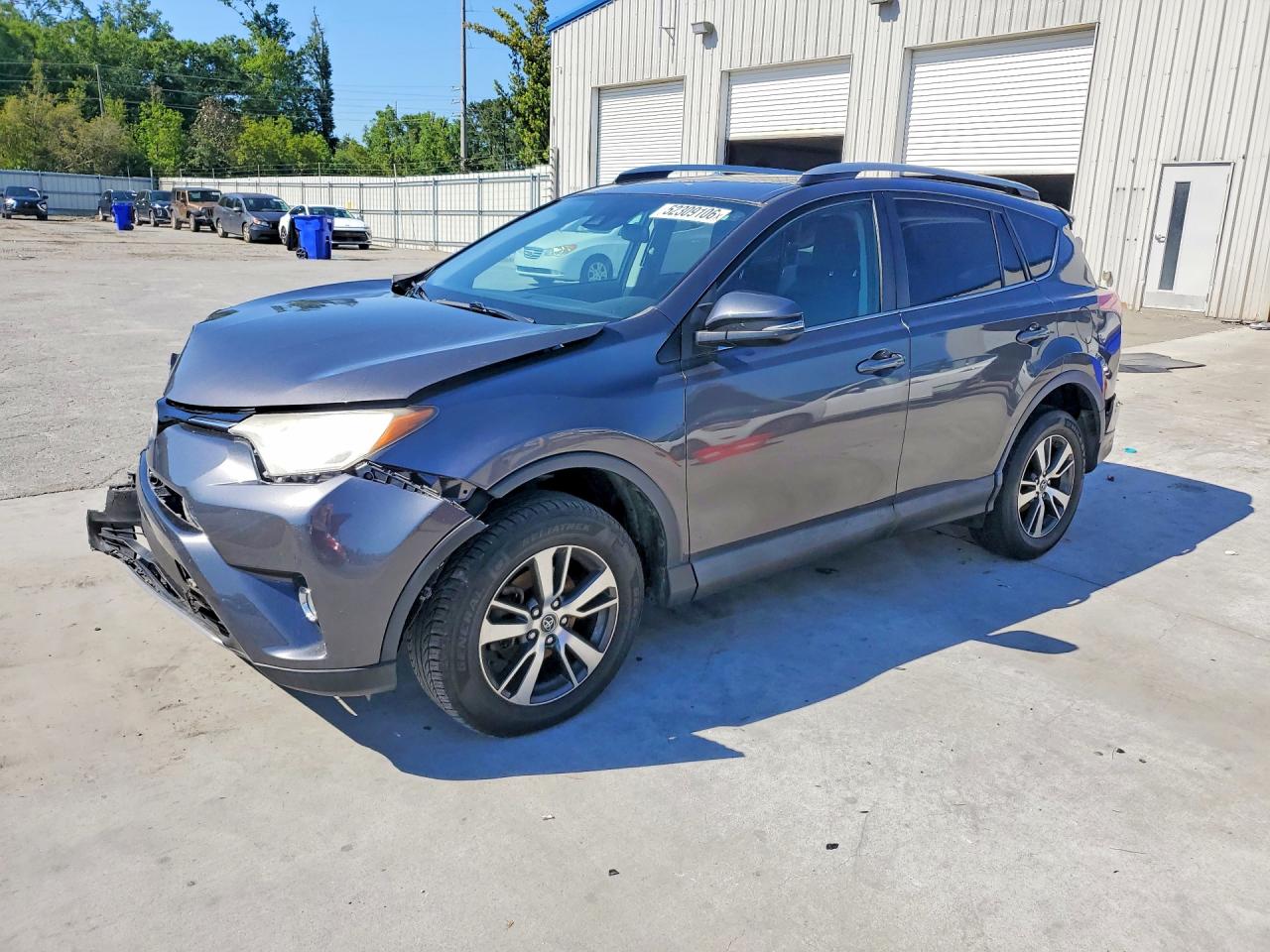 Salvage Toyota RAV4 Image
