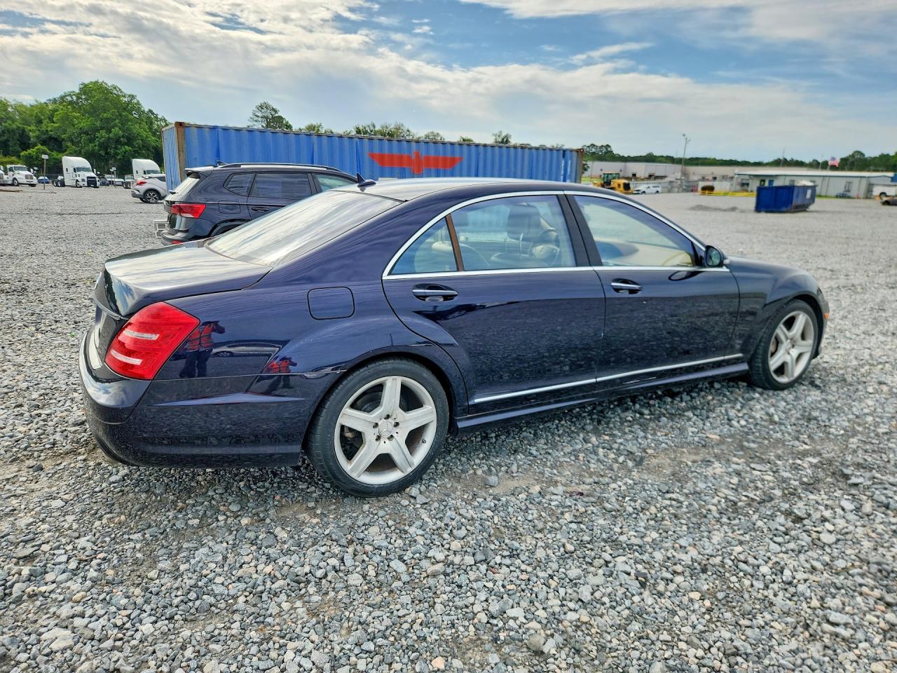 Mercedes-Benz S-Class 550
