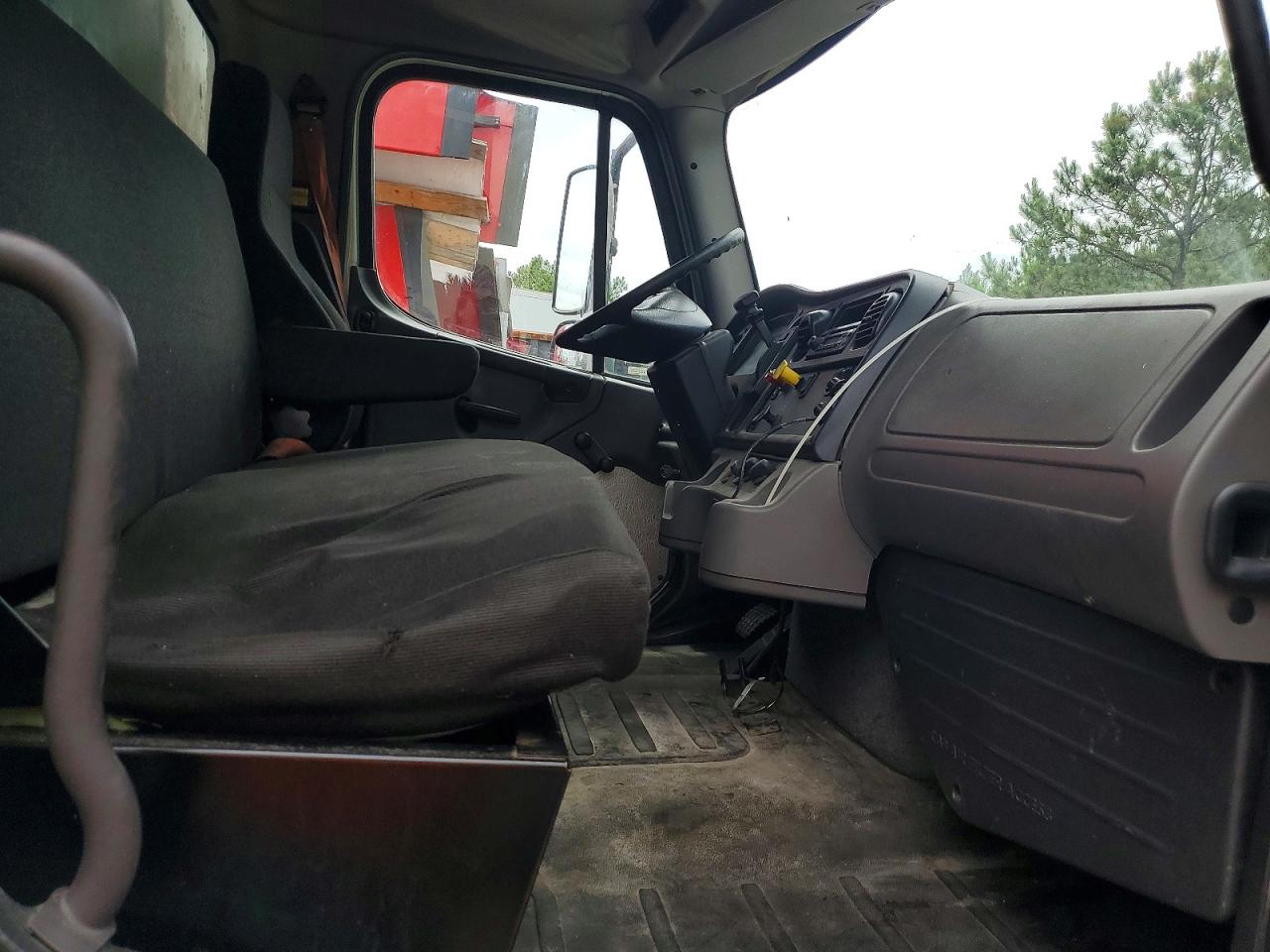 Freightliner M2 106 Medium Duty