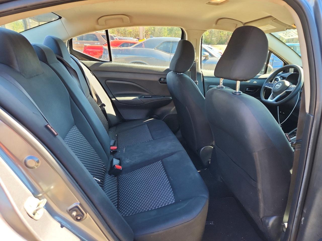 Nissan Versa S