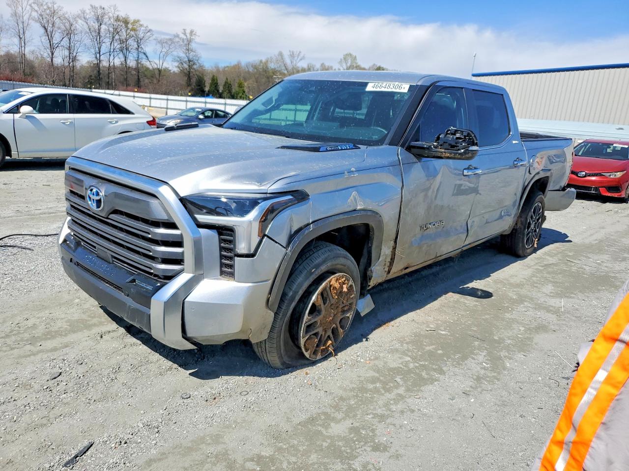 Salvage Toyota Tundra Image