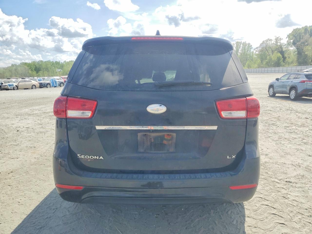 Kia Sedona Lx