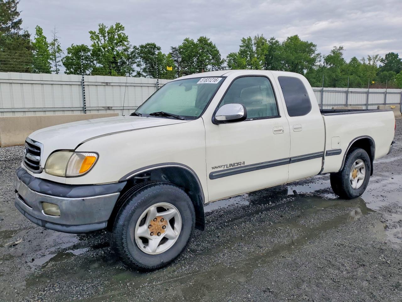 Salvage Toyota Tundra Image