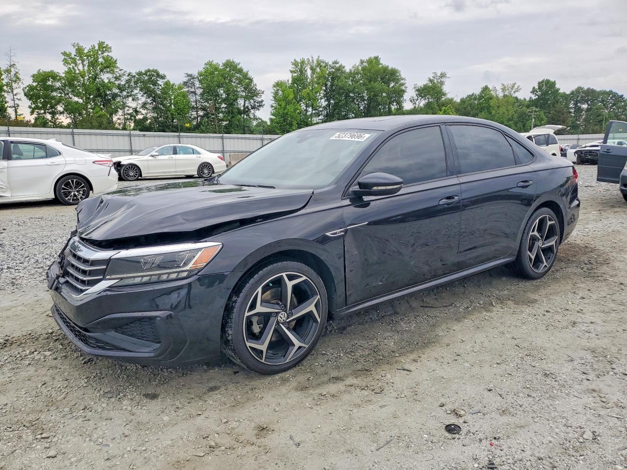 Salvage Volkswagen Passat Image