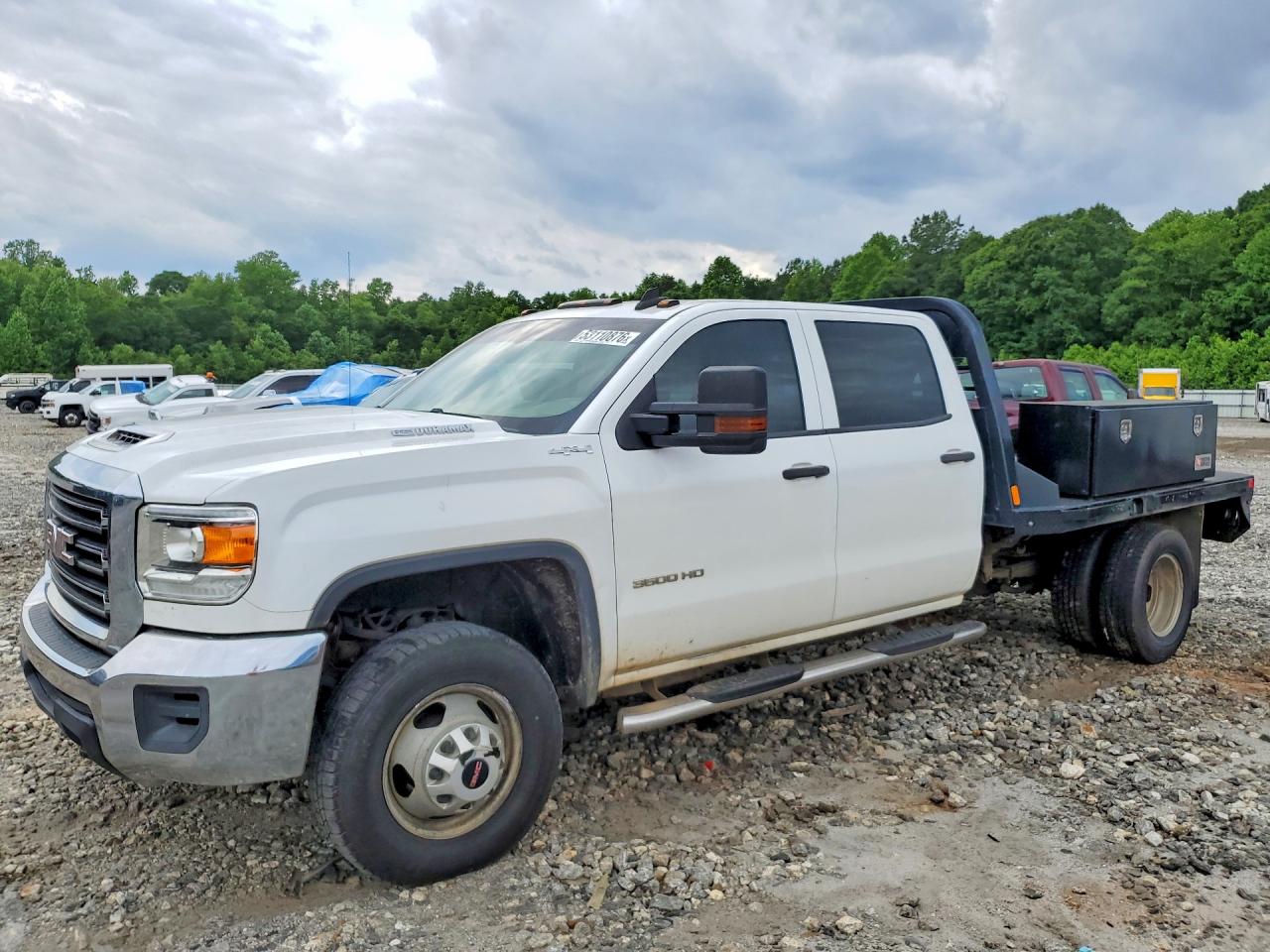 Salvage GMC Sierra Image