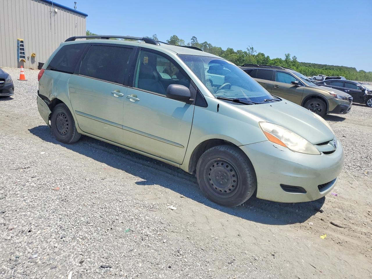 Toyota Sienna Le 7 Passenger