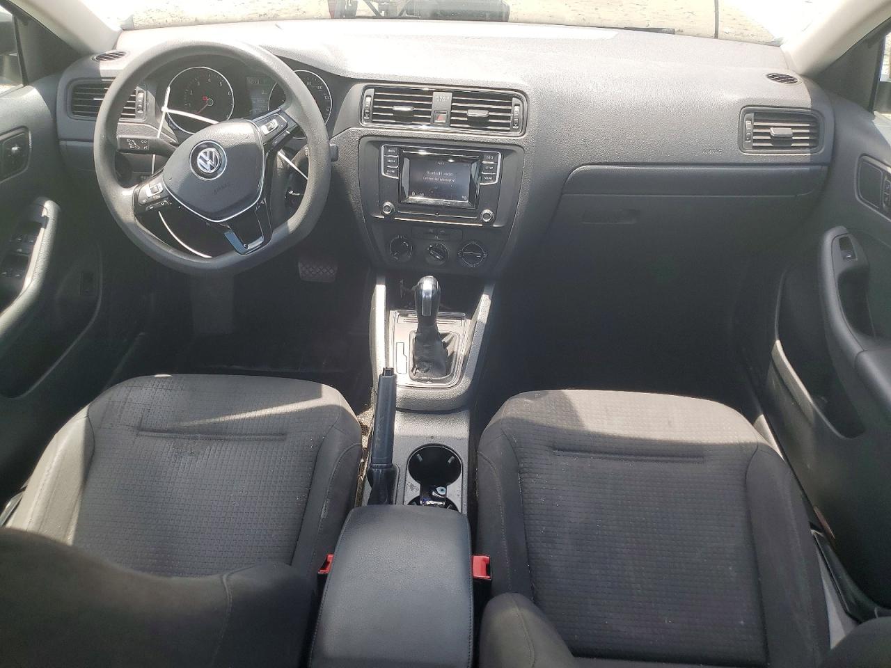 Volkswagen Jetta S