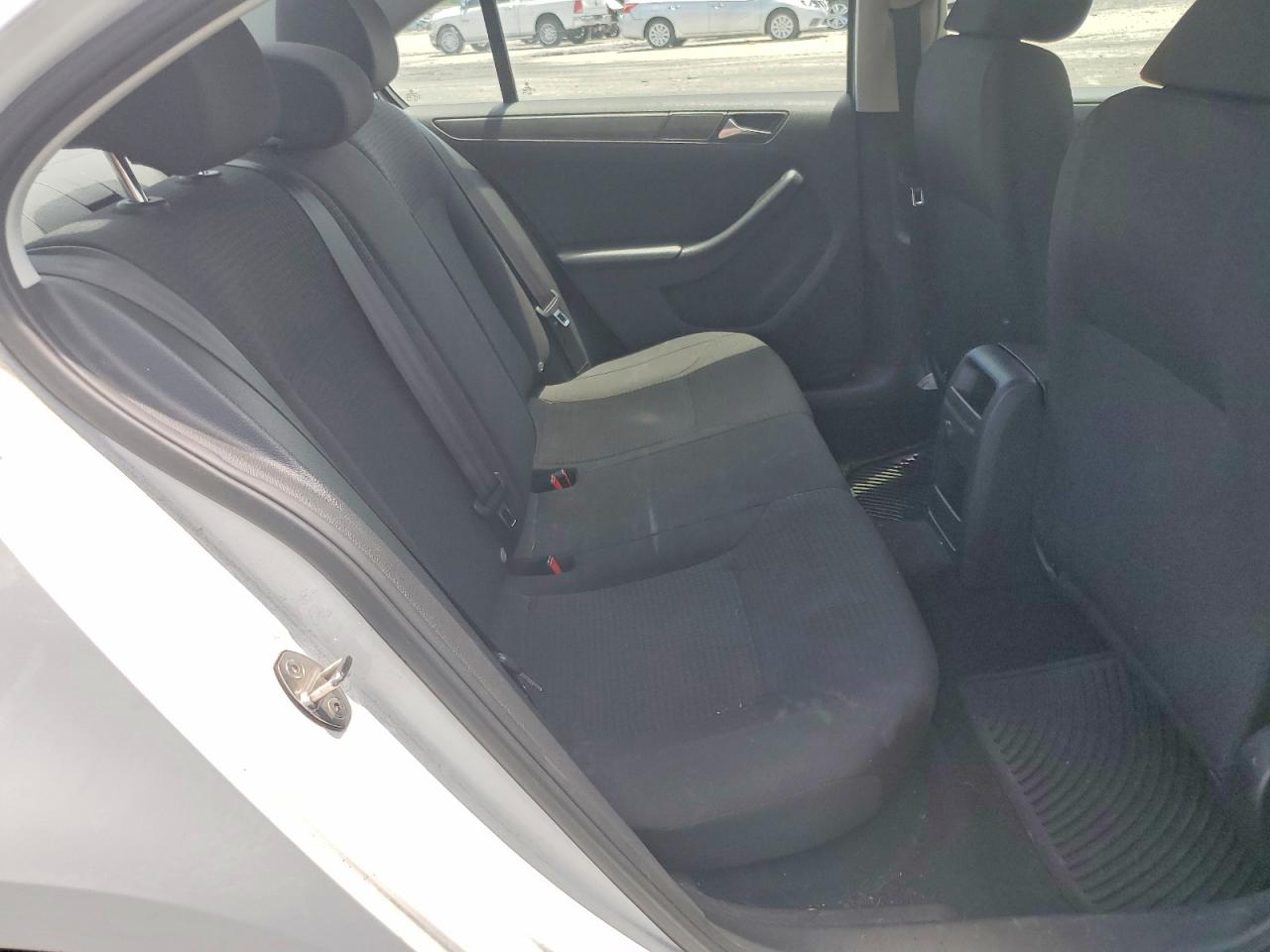 Volkswagen Jetta S