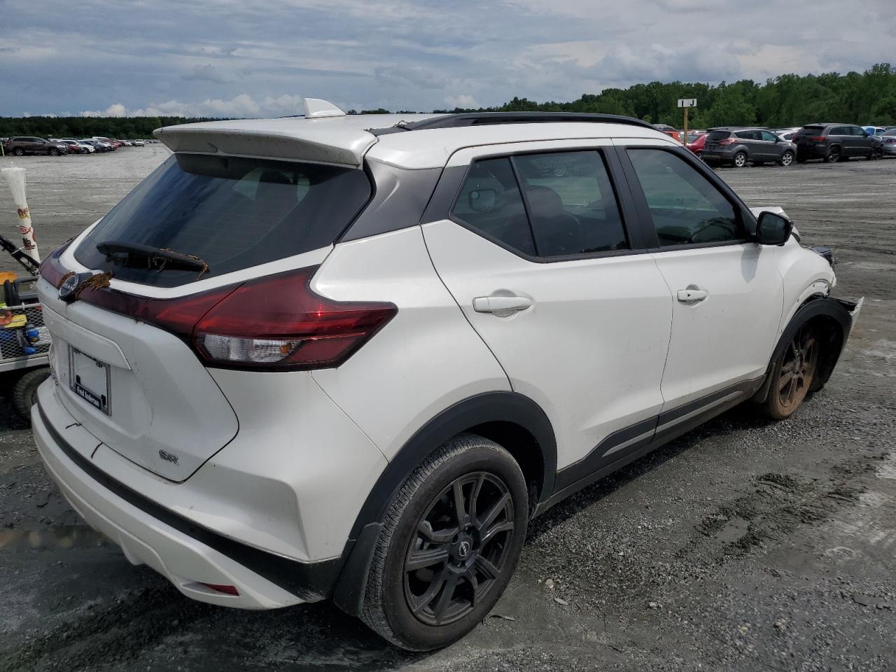 Nissan Kicks Sr