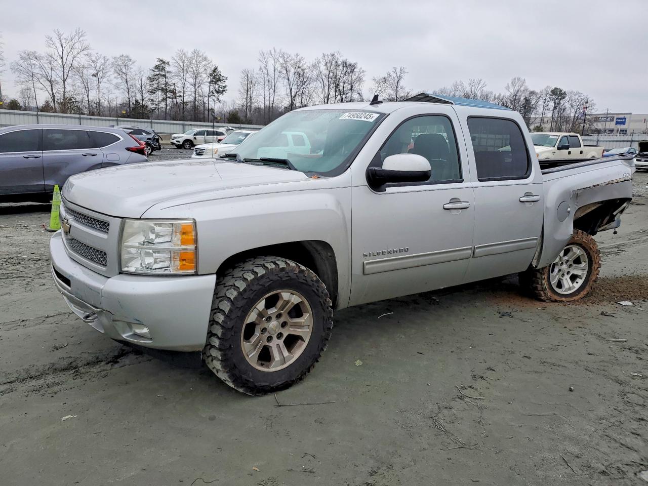 Salvage Chevrolet Silverado Image